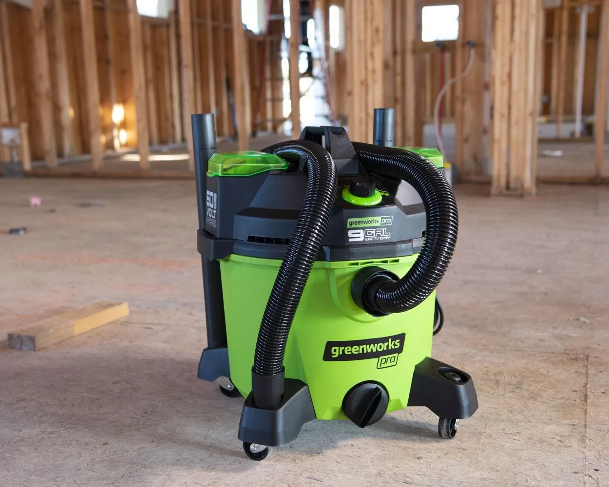 60V AC/DC Wet / Dry Vacuum w/ (2) 2.0Ah Batteries & Dual Port Charger